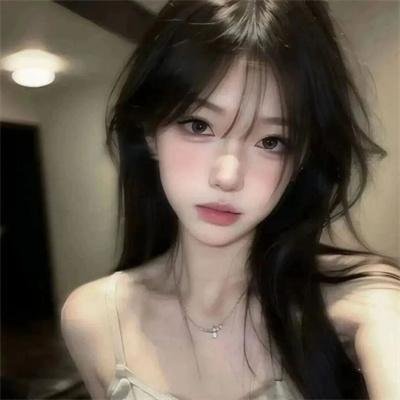 九顶假发的女孩